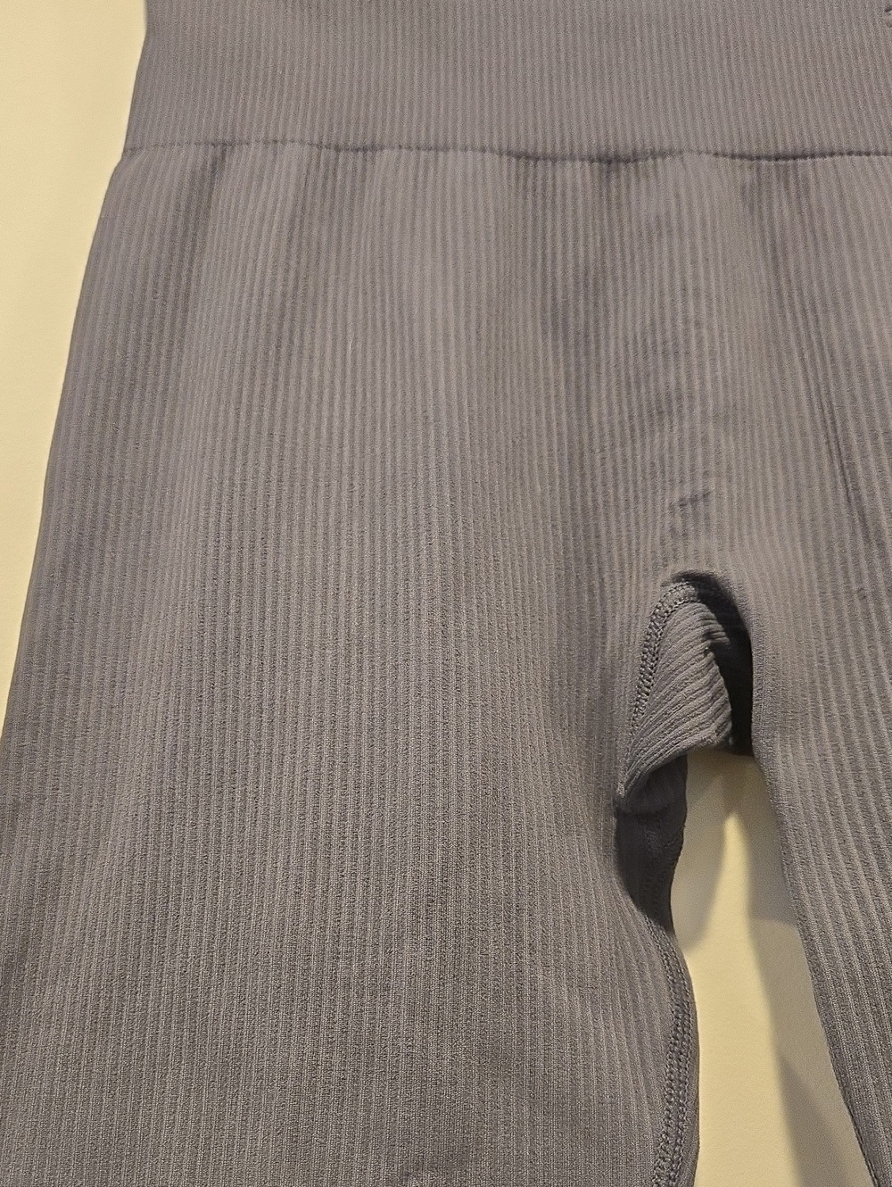 Saisei Ribbed Capri Leggings Seamless Charcoal Gray Size M Active Yoga - Picture 3 of 6